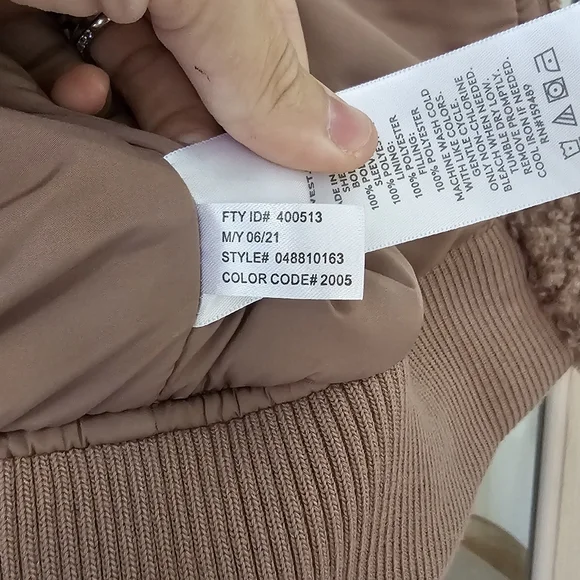 $148 UpWest Sherpa Bomber - Picture 12 of 15